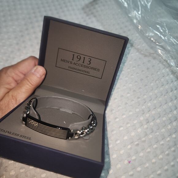 1913 NWT MENS STAINLESS STEEL AMERICAN FLAG CHAIN BRACELET - Picture 2 of 7